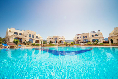 Houses in a Boutique Complex with Pool Near the Sea in Bahçeli Girne 1