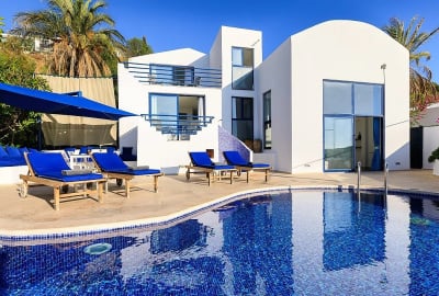 Sea-view Villa with a Pool on the Coastline in Kalkan Kaş Antalya 1