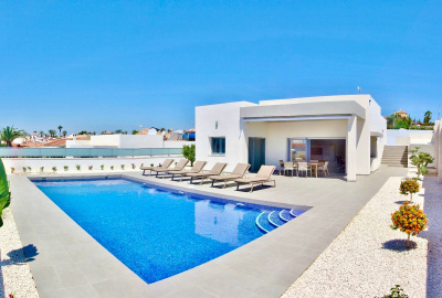 ویلاهای بزرگ با استخر و سولاریوم اختیاری در روخالس 1