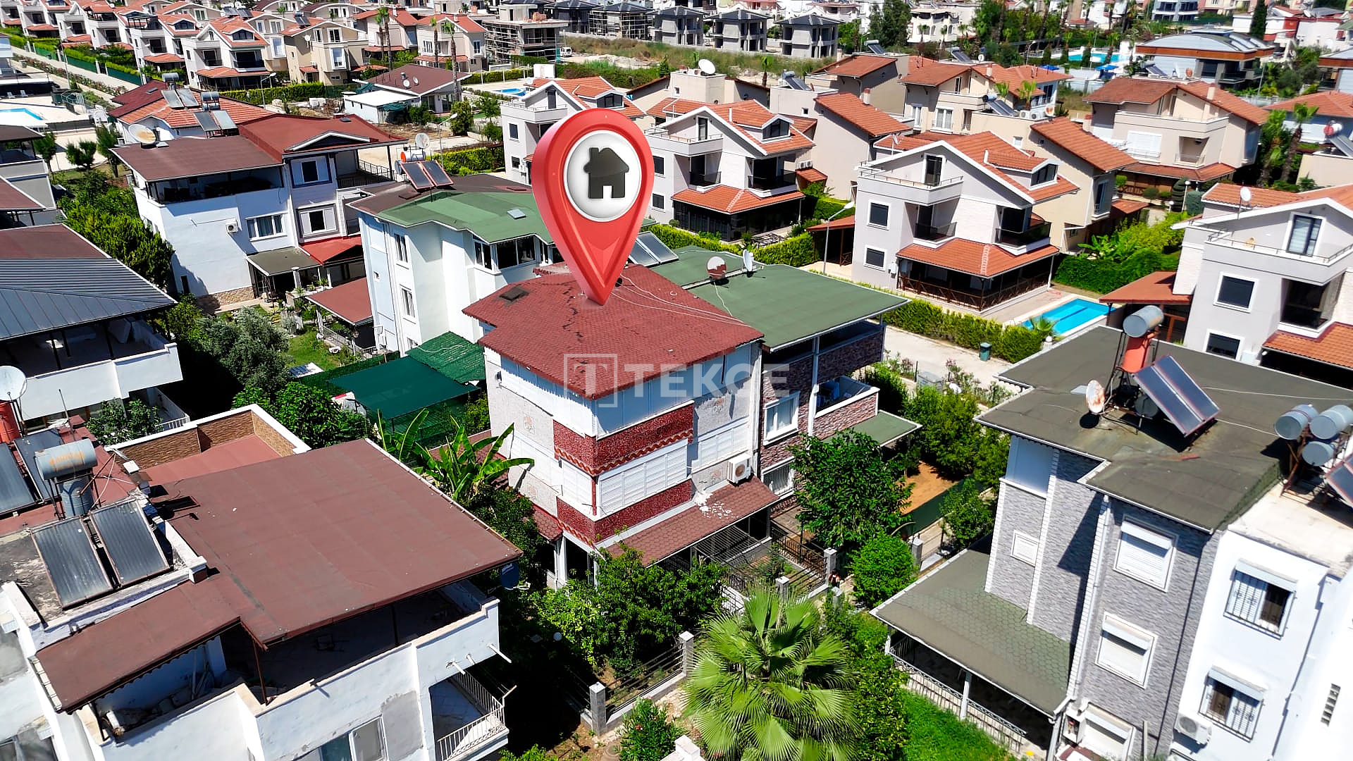 4-Bedroom Villa with Communal Pool in Antalya Kadriye