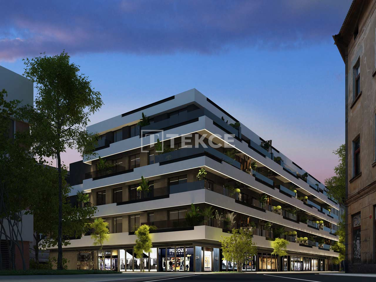 Centrally-Located Apartments in Fuengirola with Swimming Pool