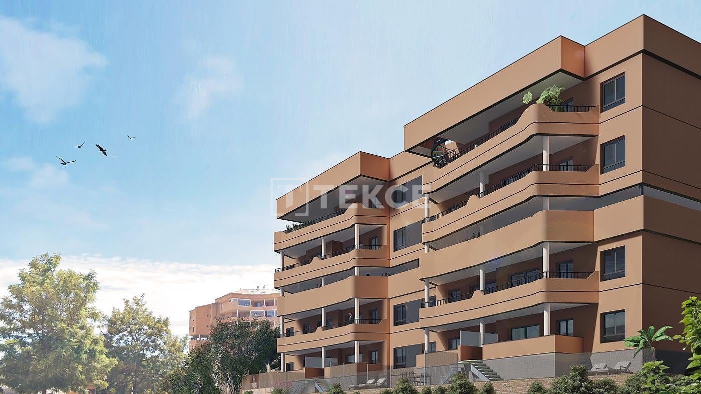 Mountain-View Spacious Apartments in Fuengirola