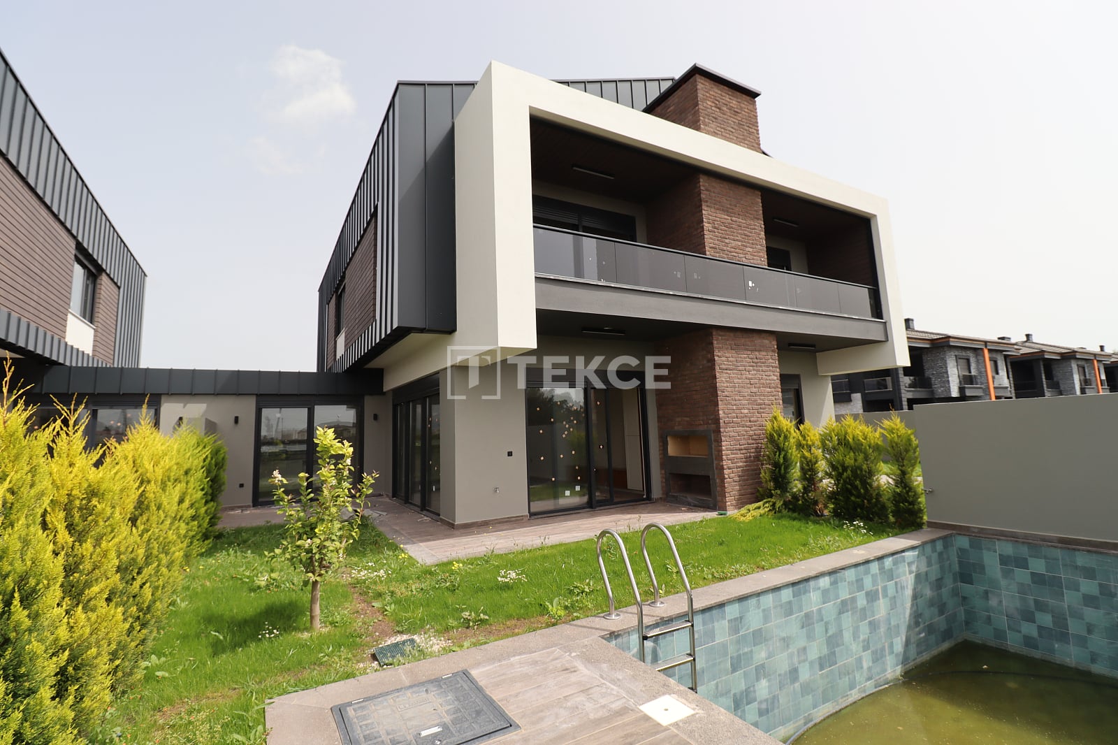 Homes for sale in Antalya Turkey Close to Main Road