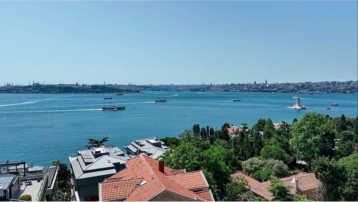 Üsküdar’da Yatay Mimarili ve Deniz Manzaralı Daireler