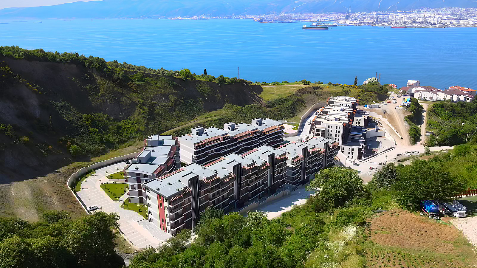 Kocaeli’de Zengin Sosyal Olanaklı Deniz Manzaralı Daireler