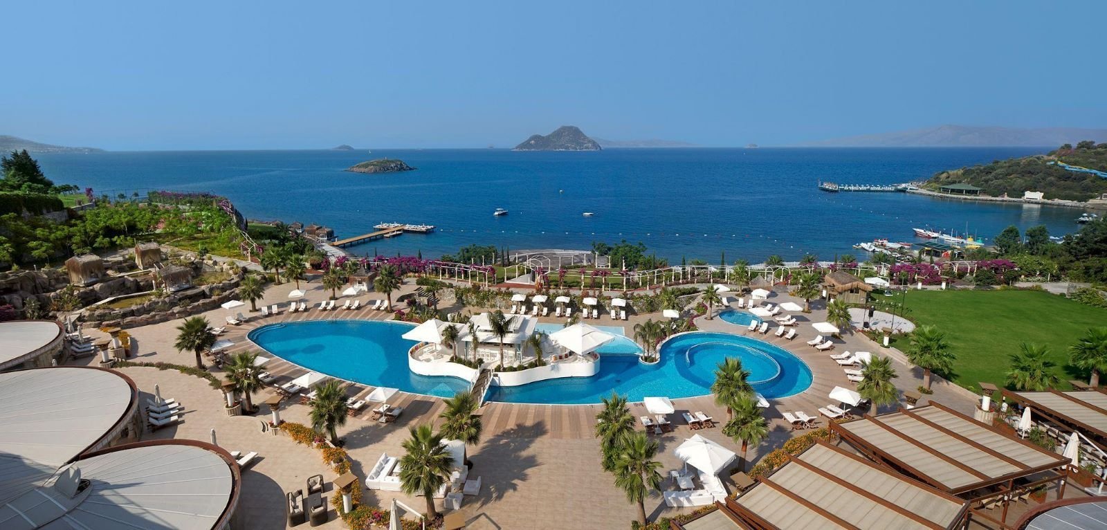 Bodrum'da Denize Sıfır Otel Konseptinde Eşyalı Daireler