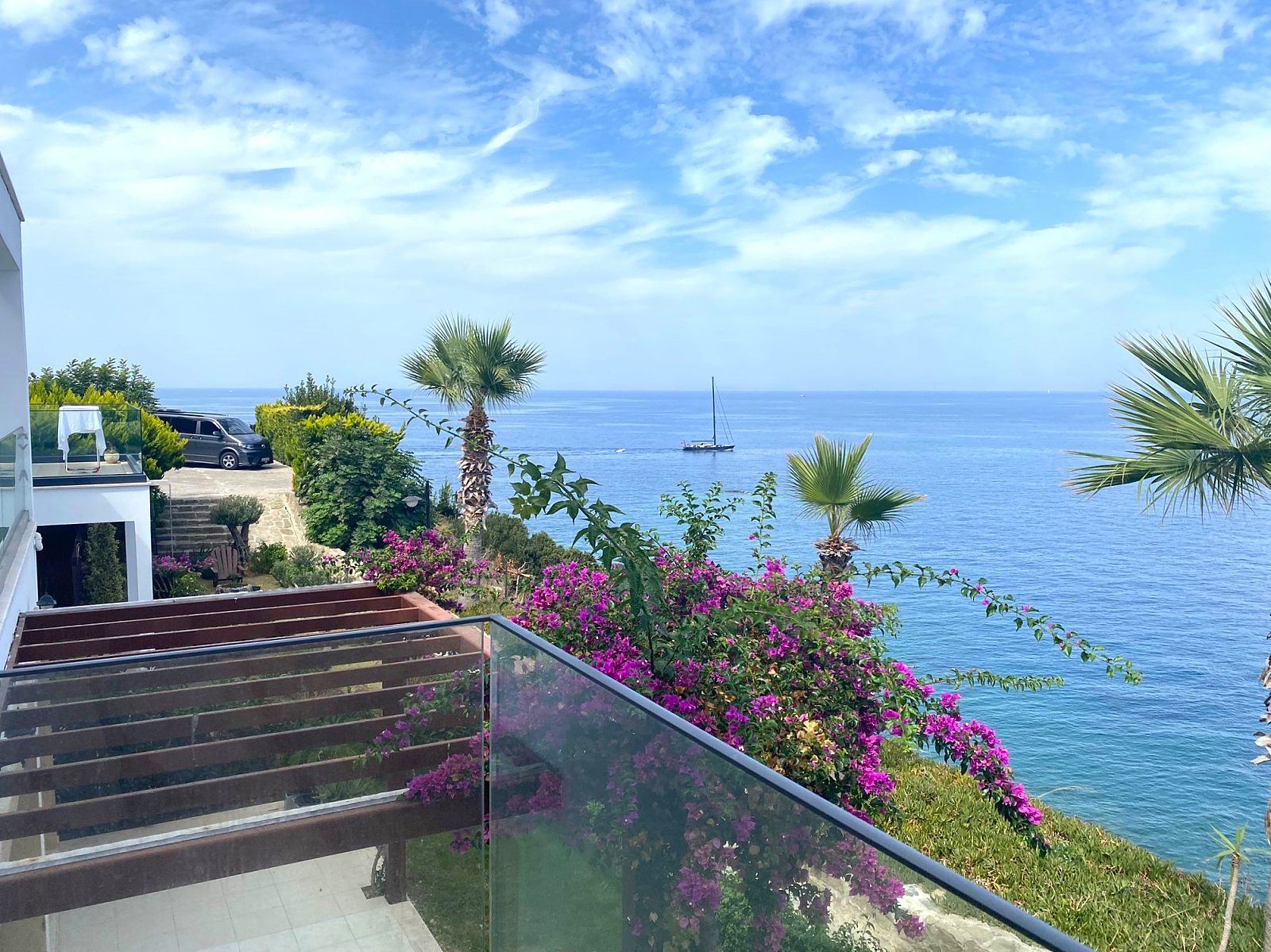 Yalıkavak'ta Özel İskele ve Plajlı Deniz Manzaralı Daireler