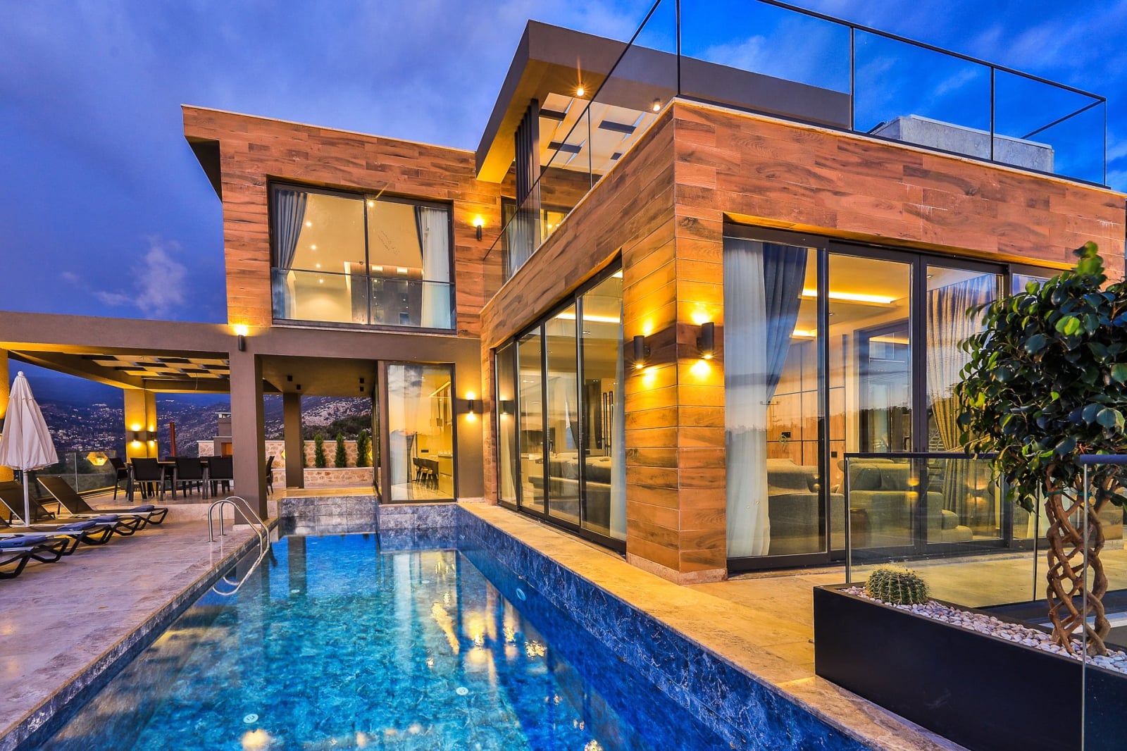 Detached Villas with Indoor and Outdoor Pools in Kaş Kalkan