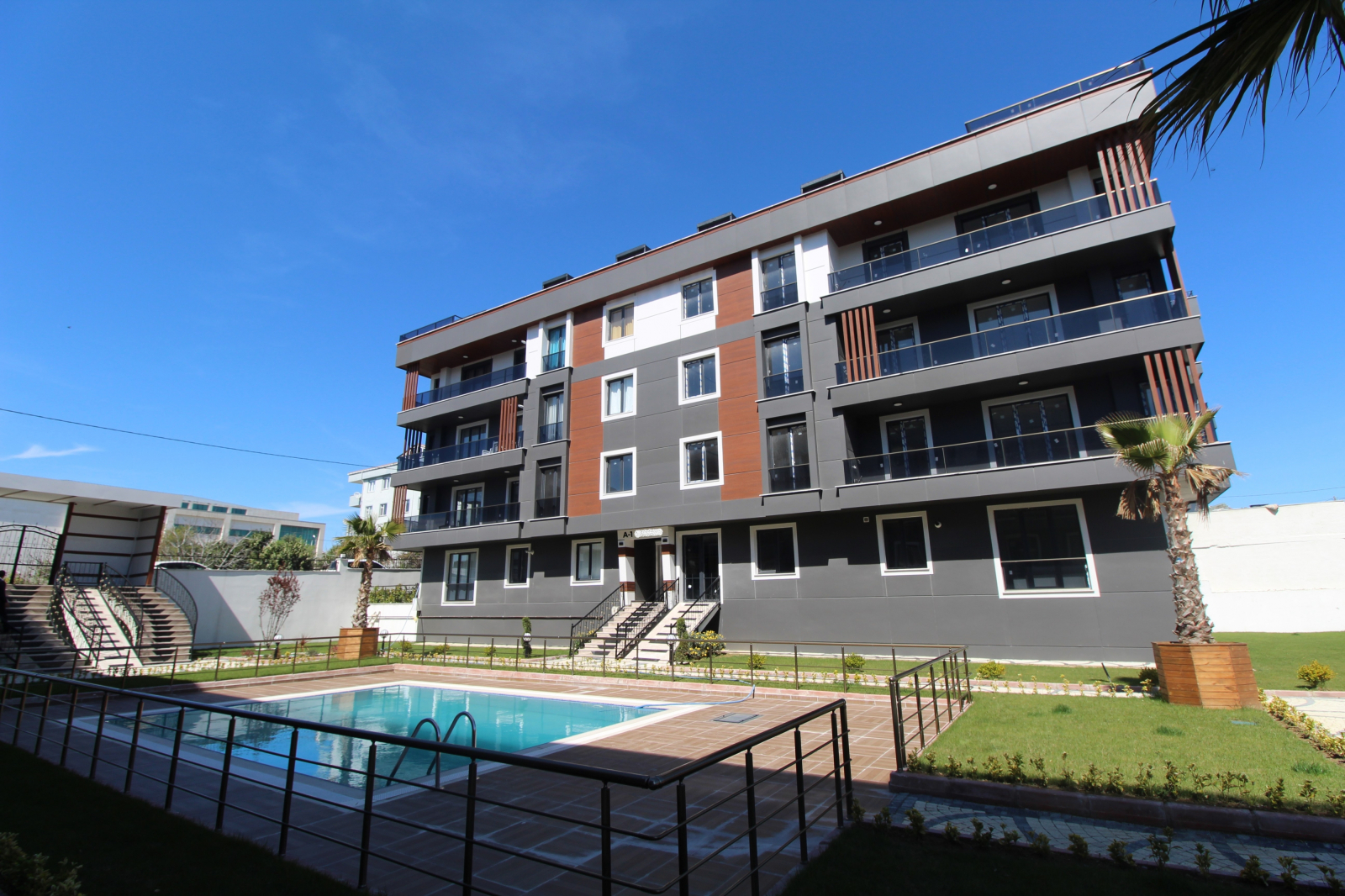 İstanbul'da Sahile 2.5 Kilometre Mesafede Satılık Daireler