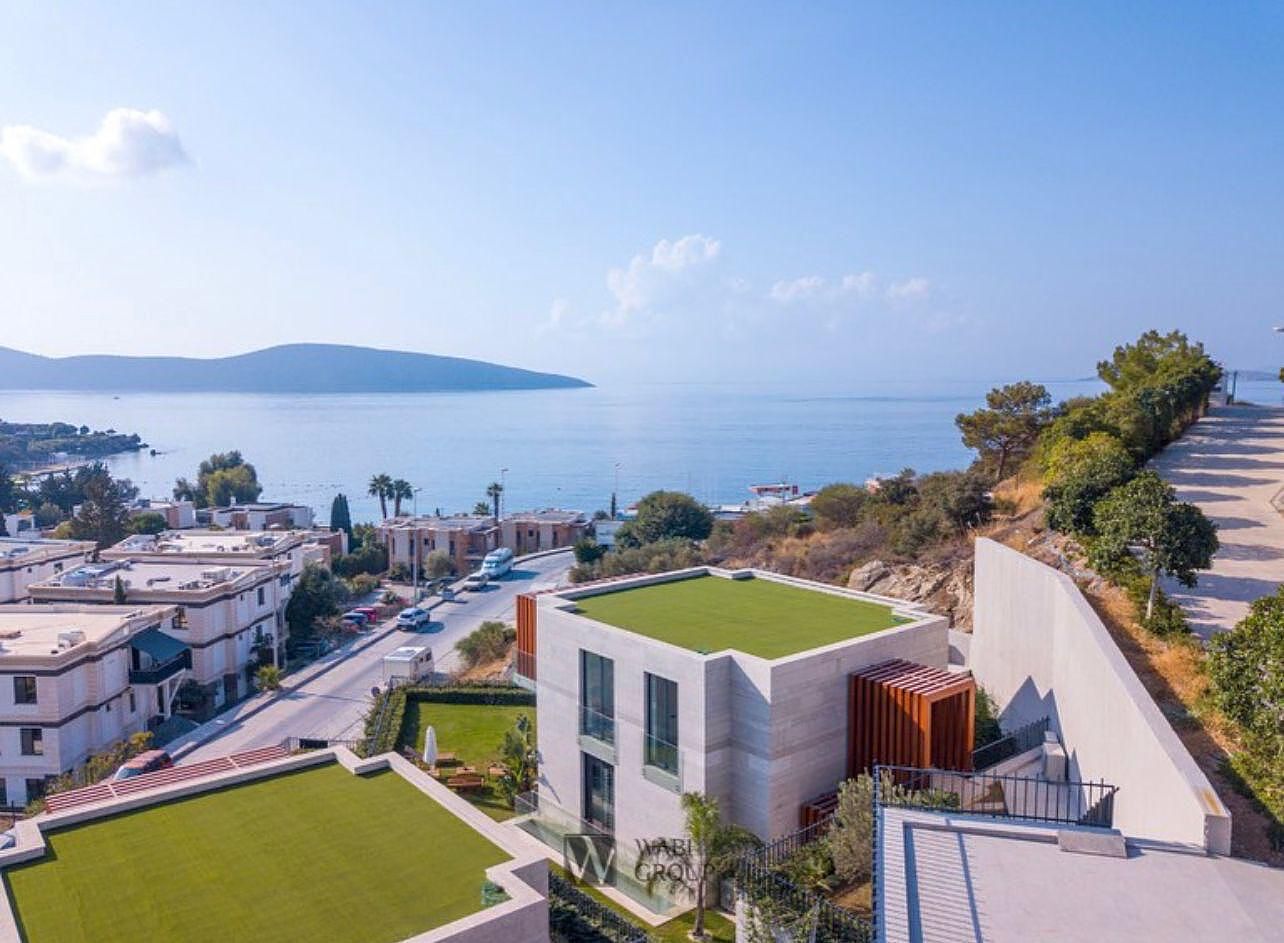 Bodrum Merkezde Deniz Manzaralı ve Bahçeli Şık Daireler