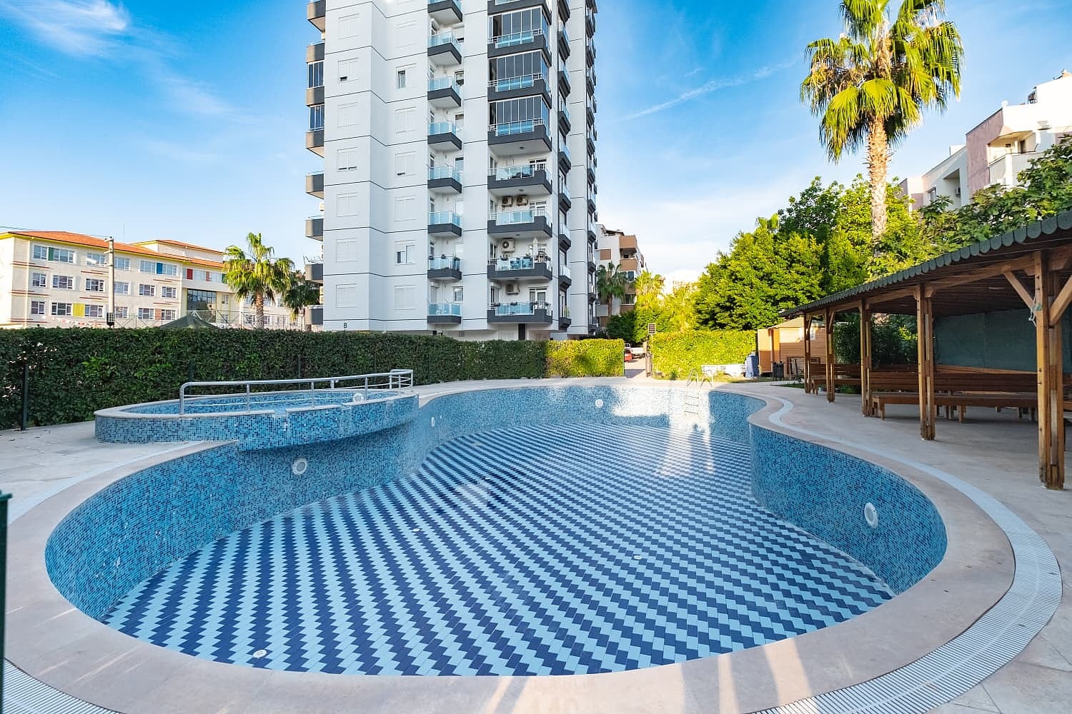 Bliźniak 6 pokojów 300 m² Muratpasa, Turcja