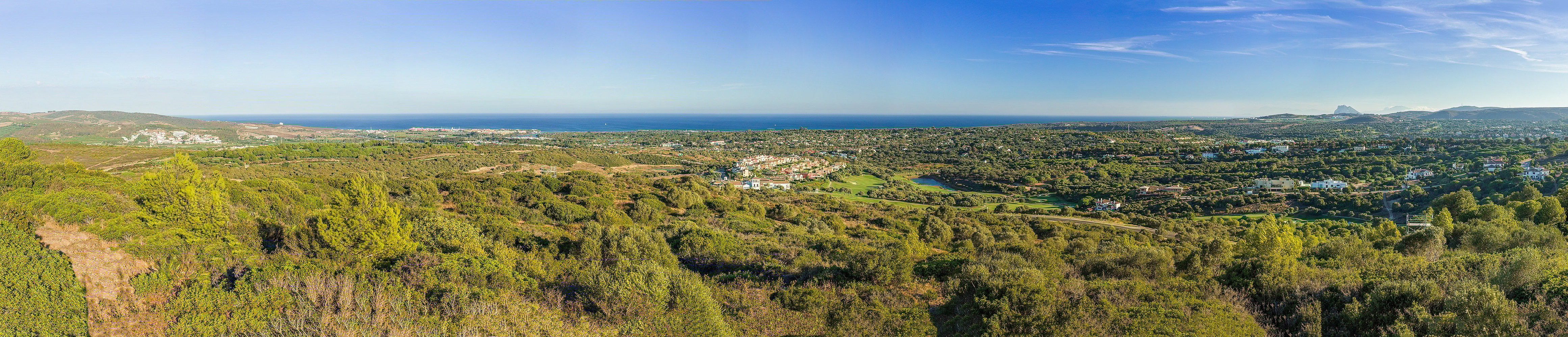 Cádiz Sotogrande'de Panoramic Golf Alanı ve Deniz Manzaralı Arsalar