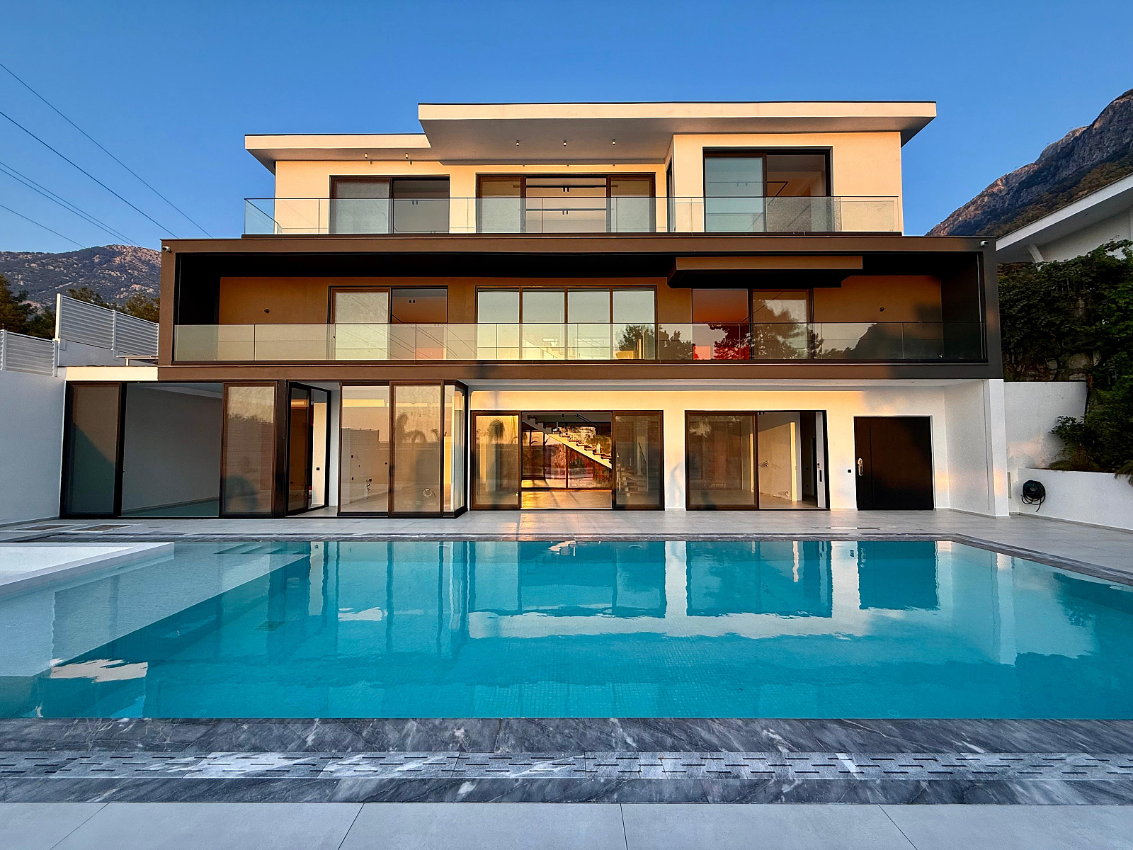 Vill Pool Ultra-Luxury Villa with Indoor and Outdoor Pools in Muğla