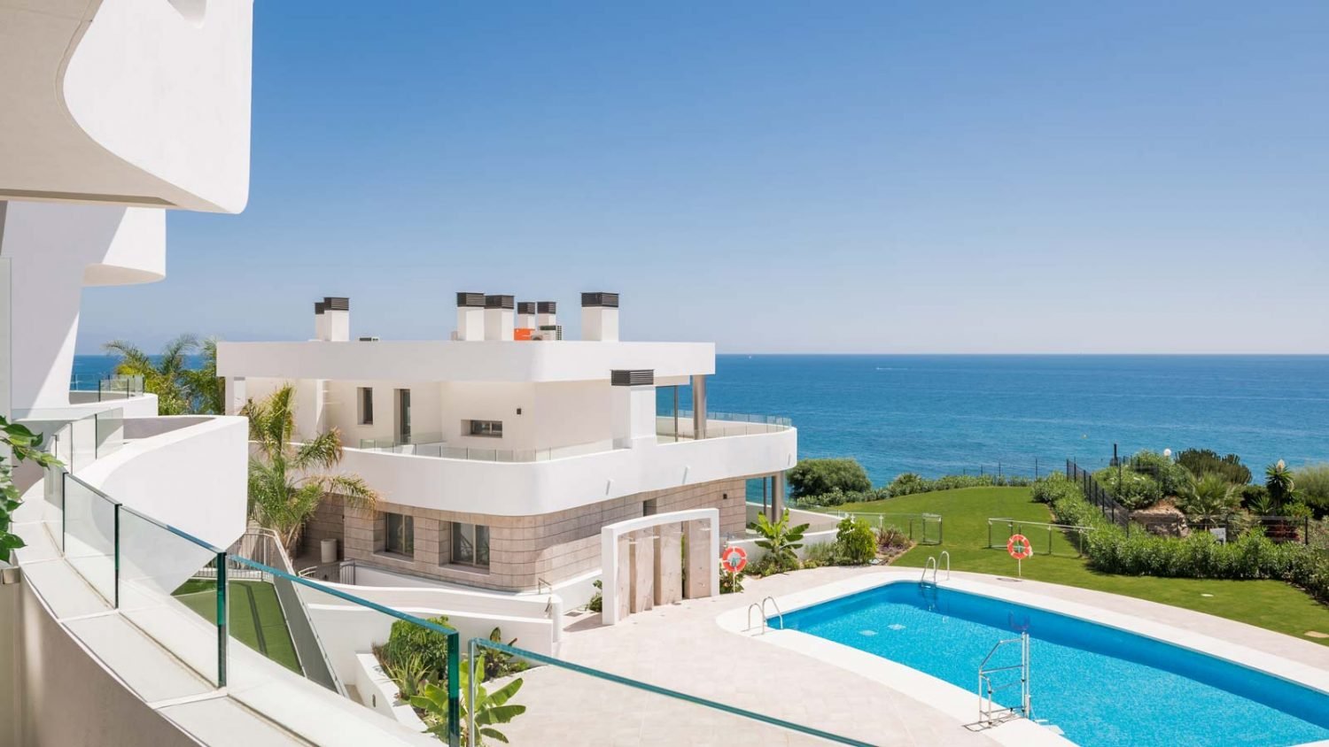 Mijas'ta Ayrıcalıklı Bölgede Panoramik Deniz Manzaralı Daire