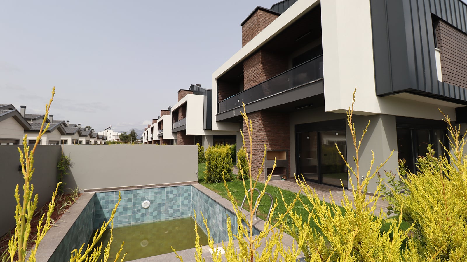 Homes for sale in Antalya Turkey Close to Main Road