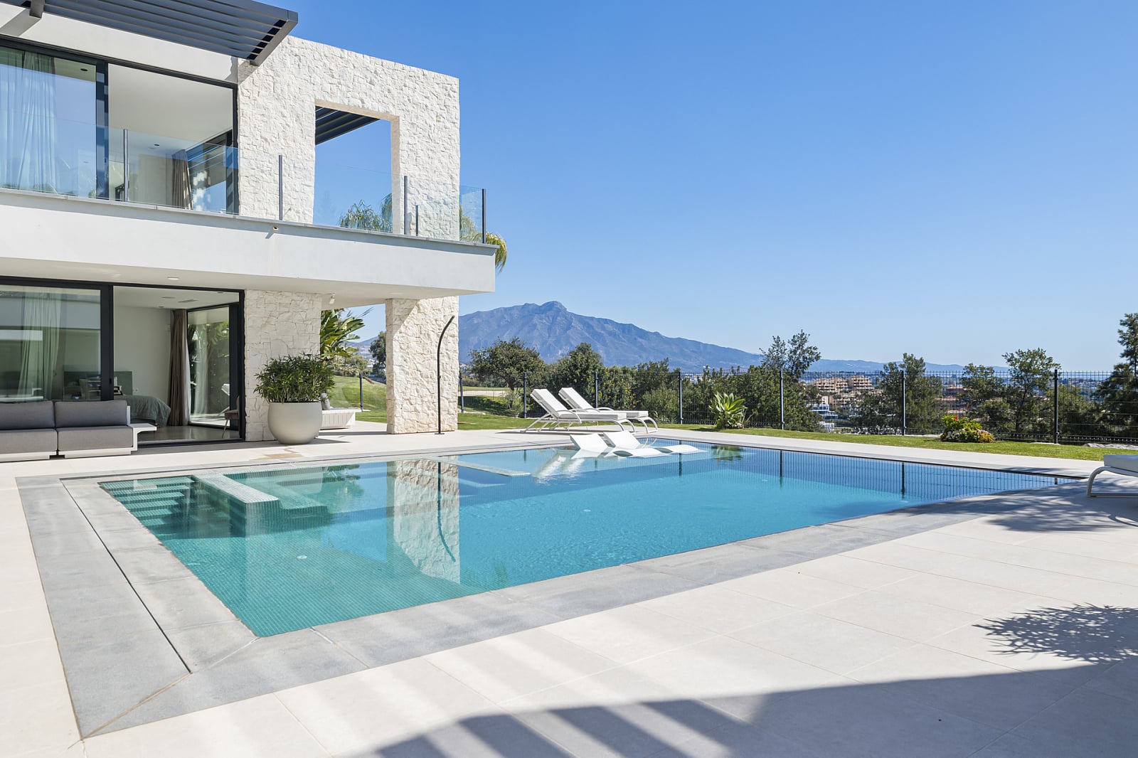 5 bedroom villa 407 m² Benahavis, Spain