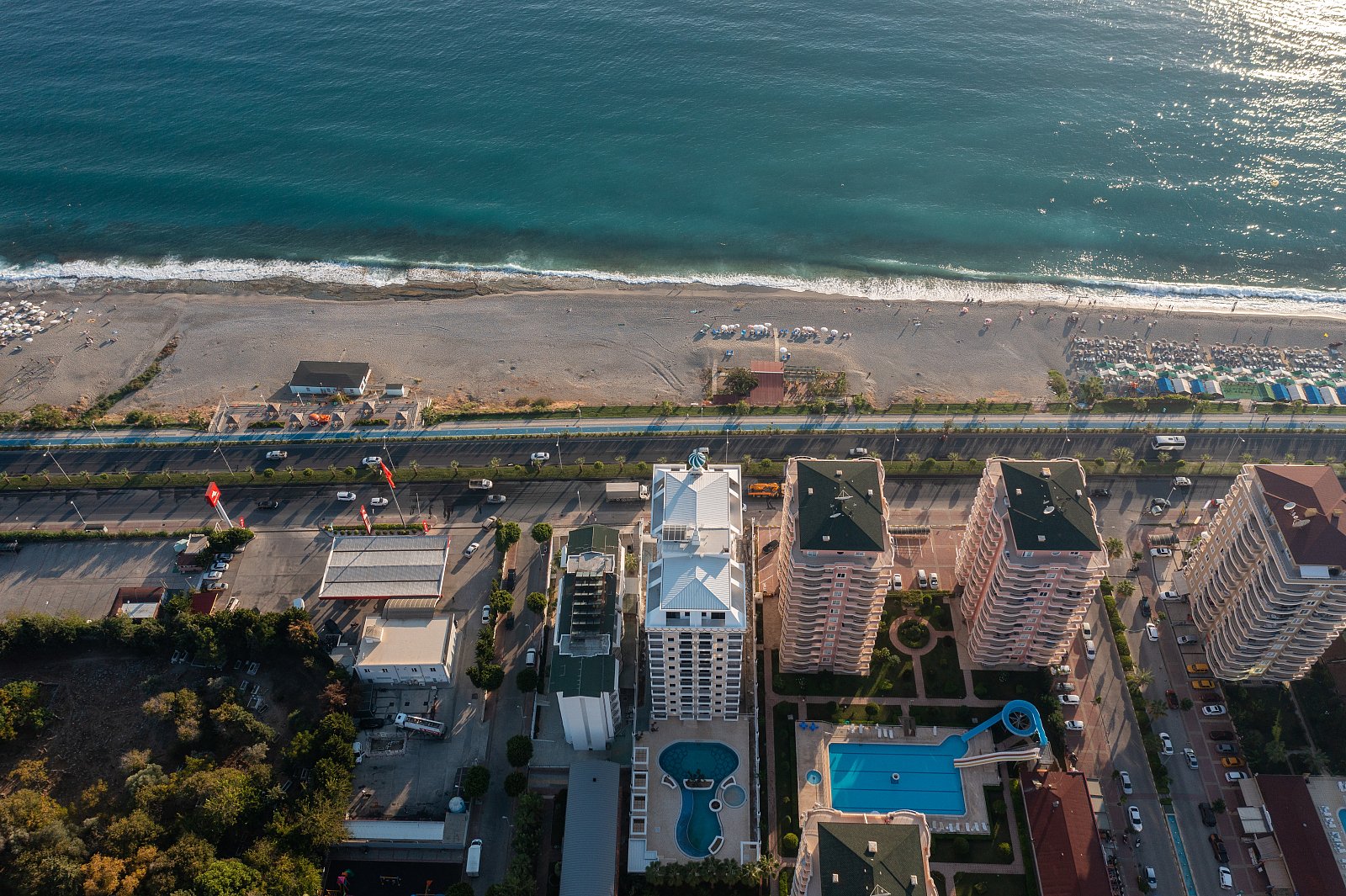Alanya Mahmutlar Merkezde Denize Sıfır Sitede Şık Daireler