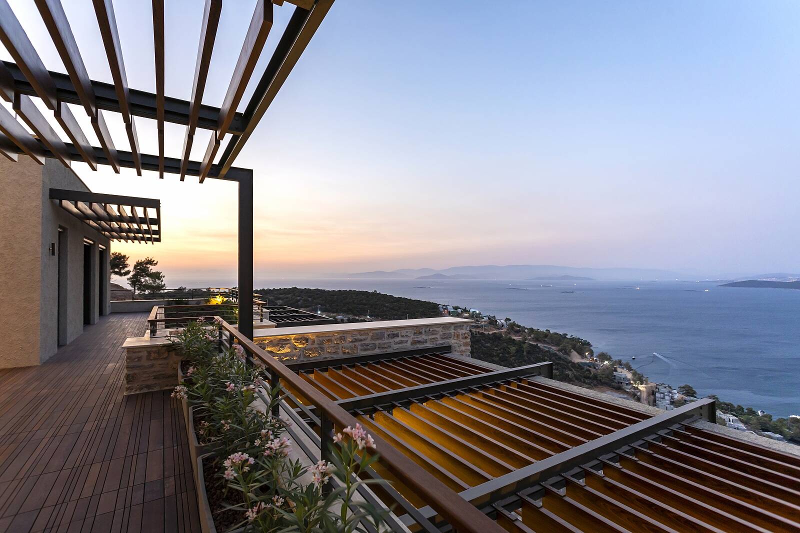 Bodrum Gölköy’de Özel İskeleli ve Kum Plajlı Sitede Villalar