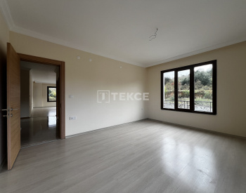 Brand-new 3-bedroom Apartment in Trabzon 9