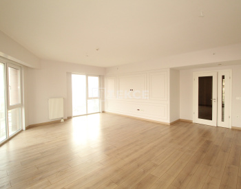 Geräumige Wohnung In Einem Komplex Mit Einkaufszentrum In İstanbul 4