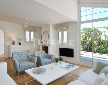 Chalet Estilo Mediterráneo Cerca De La Playa En Alicante La Marina 46