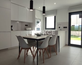 Eleganta Moderna Radhus Med Privata Pooler I Los Belones 3