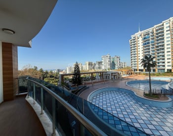 Alanya Mahmutlar’da Site İçerisinde Deniz Manzaralı Eşyalı Daire 26
