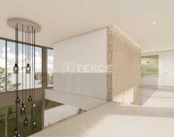 Luxury Properties Near the Beach and Amenities in Cabo Roig 9