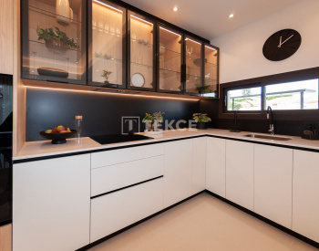 Elegant Villa with Private Pool and Solarium in Ciudad Quesada 9