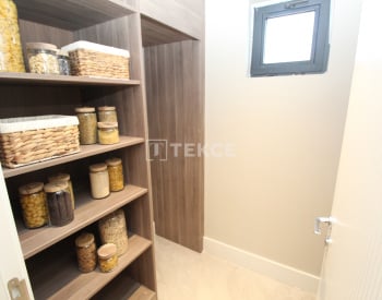 Detached and Semi-detached Villas Near the Beach in İstanbul 33