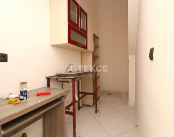 Commercial Property with Spacious Car Parking Area in Mersin 6