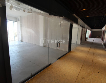 Tiendas En Venta Cerca De Paradas De Transporte En Merter Estambul 5