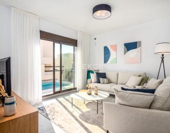 Semi-detached Villas Near the Golf Course in Villamartin 8