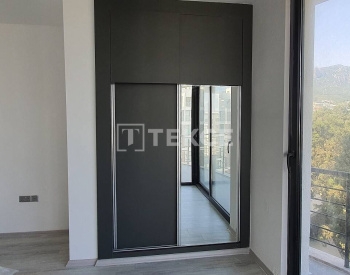 Kıbrıs Girne'de Zengin Olanaklı Sitede Manzaralı Daireler 16