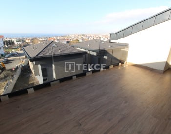 Detached and Semi-detached Villas Near the Beach in İstanbul 26