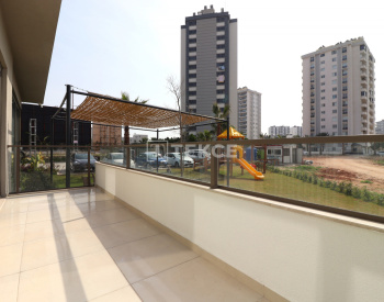 Mersin'de Deniz ve Şehir Manzaralı Kapsamlı Projede Daireler 22