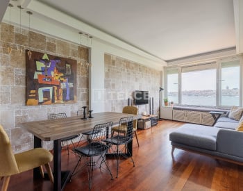于斯屈达尔（üsküdar）公寓，距离海滩 50 米，拥有 Airbnb 房源许可证 4