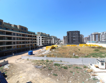 Apartments in a Complex with a Swimming Pool in Bursa 15