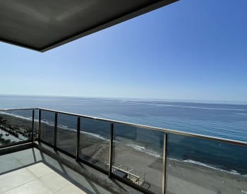 Bienes Raíces Frente Al Mar Con Impresionantes Vistas En Mahmutlar