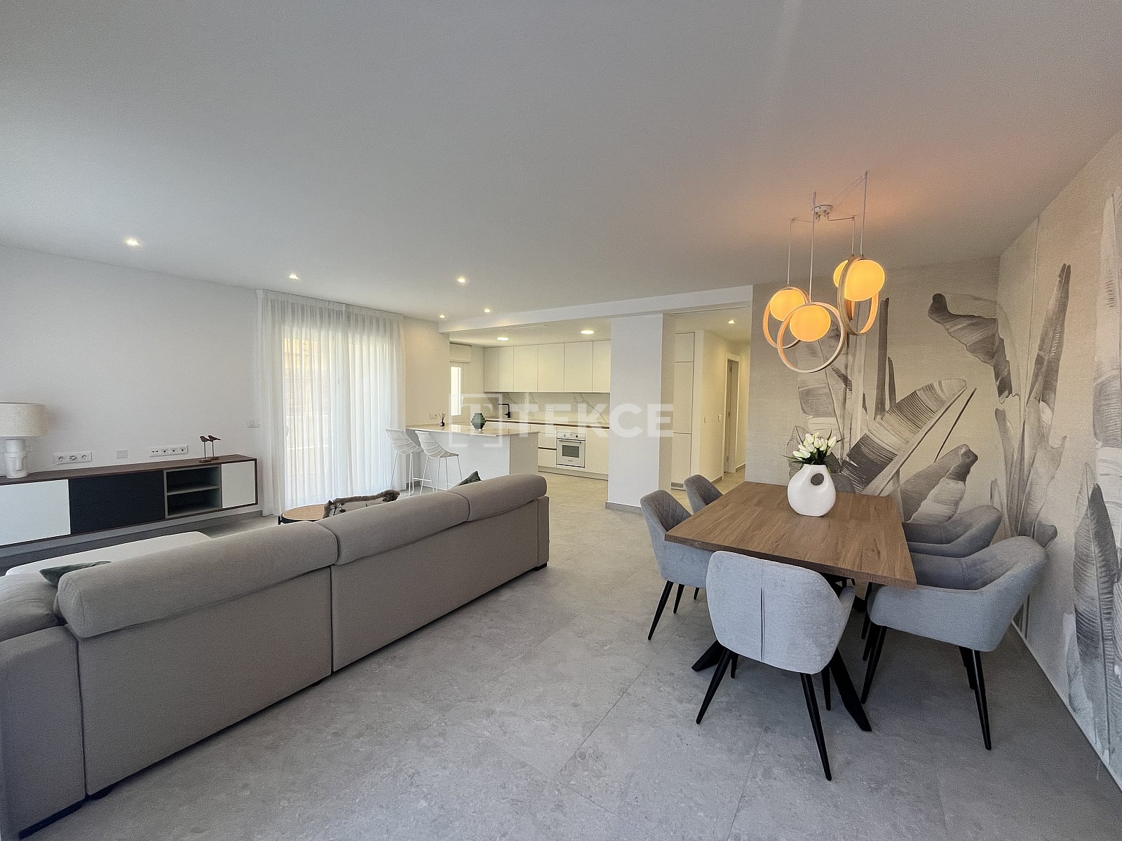 托雷维耶哈海滩附近带露台的底层公寓