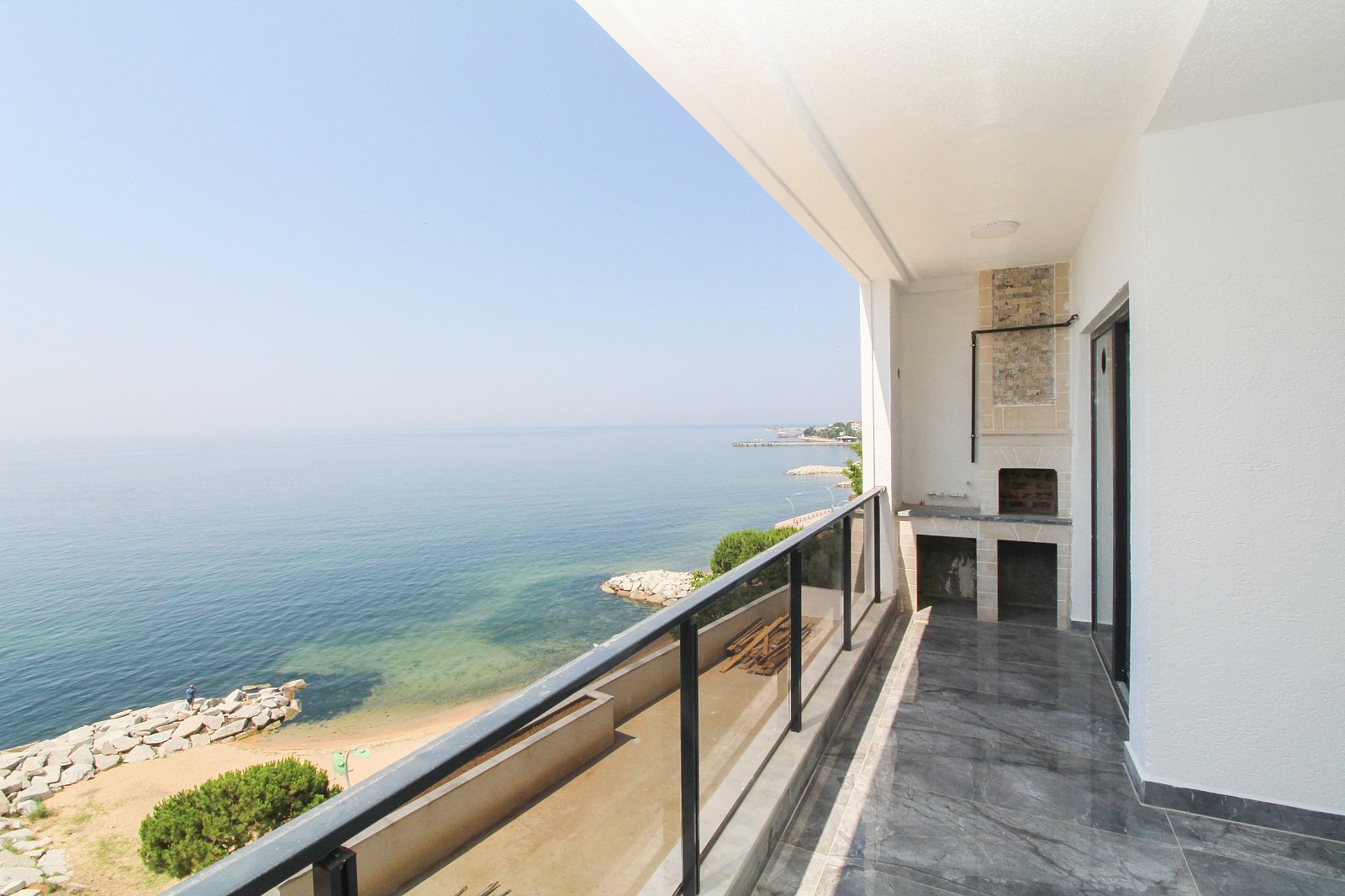 Yalova Armutlu'da Panoramik Deniz Manzaralı Yalı Daireleri