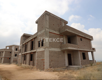 Erdemli'de Büyüleyici Orman ve Deniz Manzaralı Satılık Villa 20