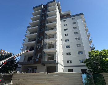 İzmir Bayraklı'da Ana Caddeye Yakın Yeni ve Geniş Daireler 3