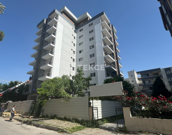 İzmir Bayraklı'da Ana Caddeye Yakın Yeni ve Geniş Daireler 6