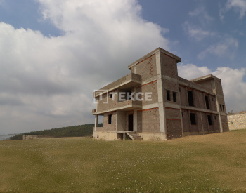 Erdemli'de Büyüleyici Orman ve Deniz Manzaralı Satılık Villa 21