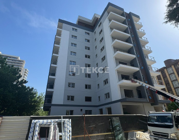 İzmir Bayraklı'da Ana Caddeye Yakın Yeni ve Geniş Daireler 4