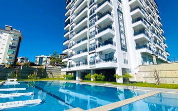 Tamana S. & Rozbeh M.