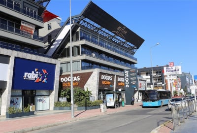 Local Commercial À Louer Sur Une Rue Passante À Kızıltoprak 1