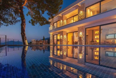 Faralya'da Sonsuzluk Havuzlu ve Deniz Manzaralı 3 Yatak Odalı Villa 1