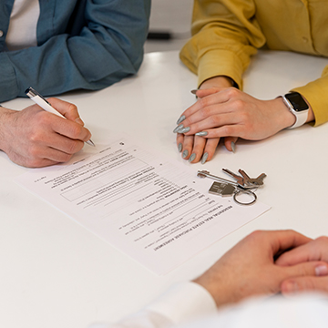 دور المحامي في شراء عقارك في إسبانيا